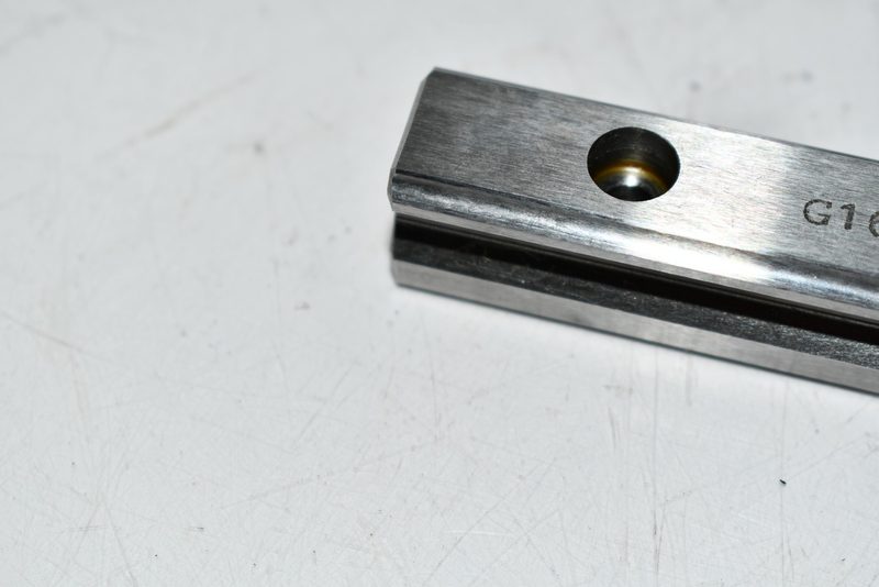 Линейная направляющая HSR15YR2SSC1+340LH-11