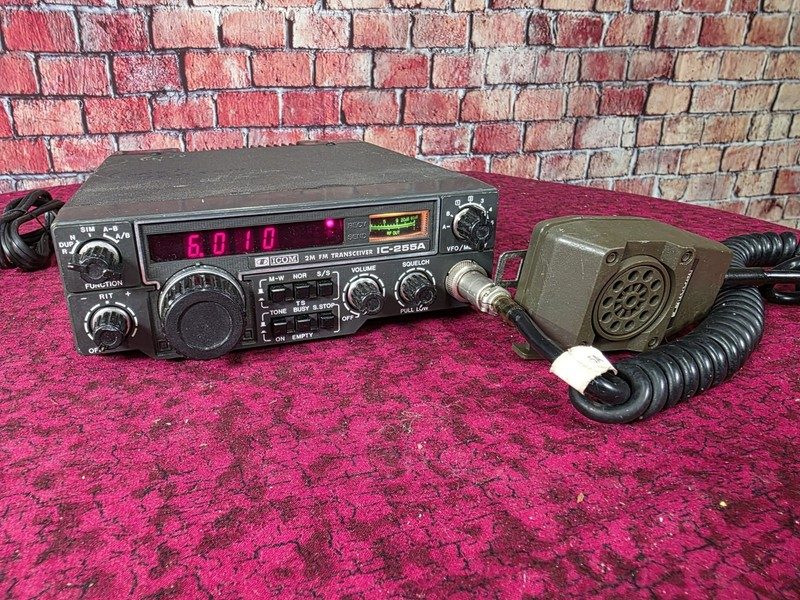 Радиостанция Icom IC-255A