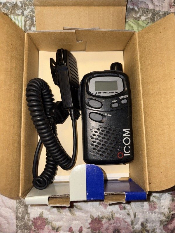Радиостанция Icom IC-4008A