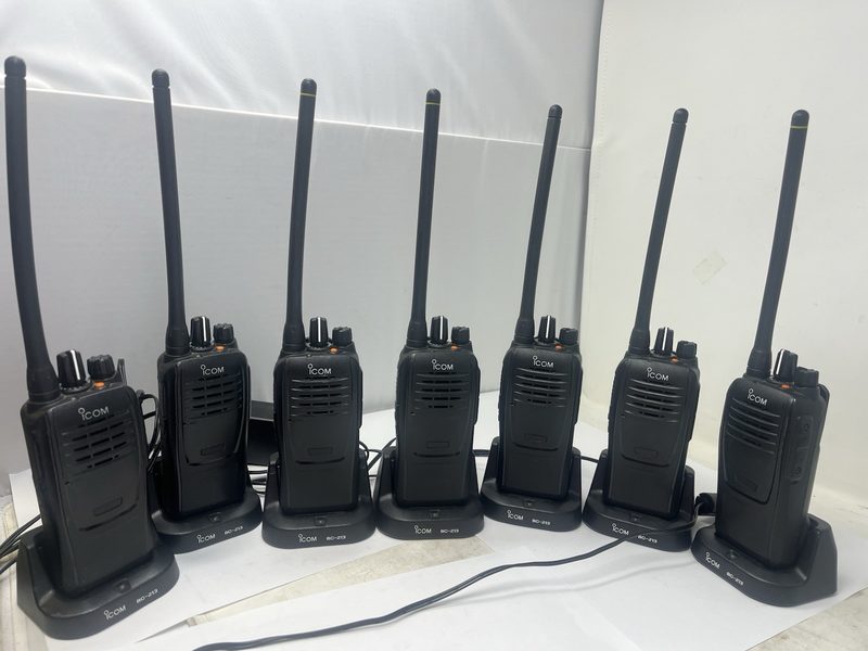 Зарядное устройство Icom IC-F1100D