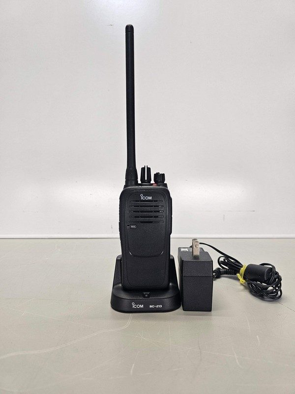 Радиостанция Icom IC-F2000