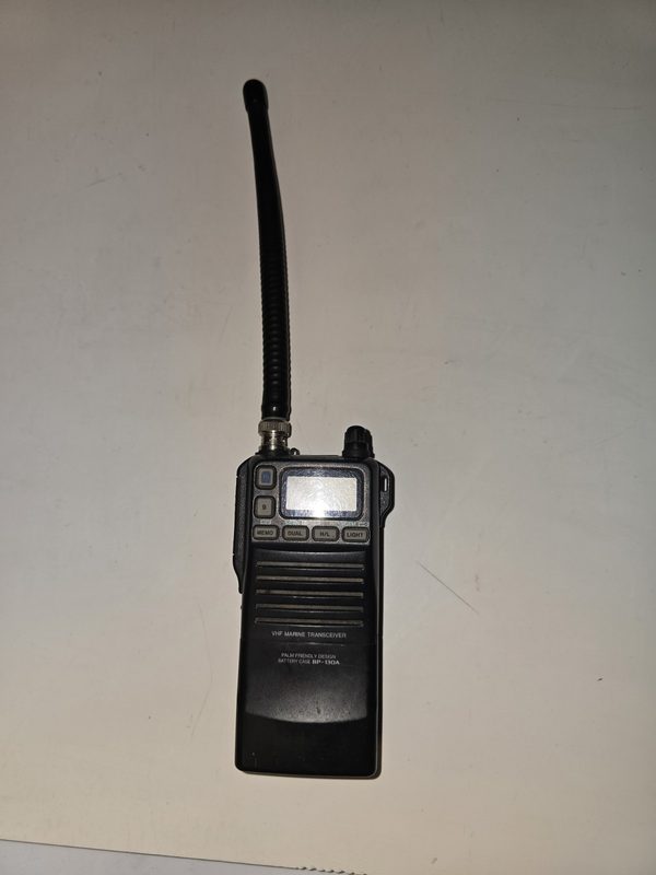 Радиостанция Icom IC-M10A