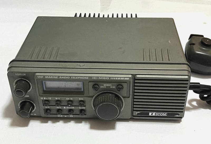 Радиостанция Icom IC-M80