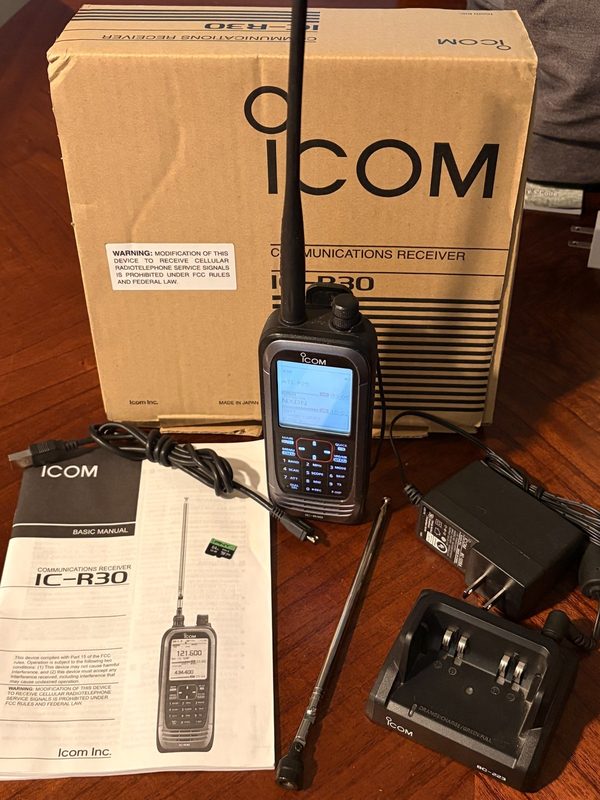 Радиостанция Icom IC-R30