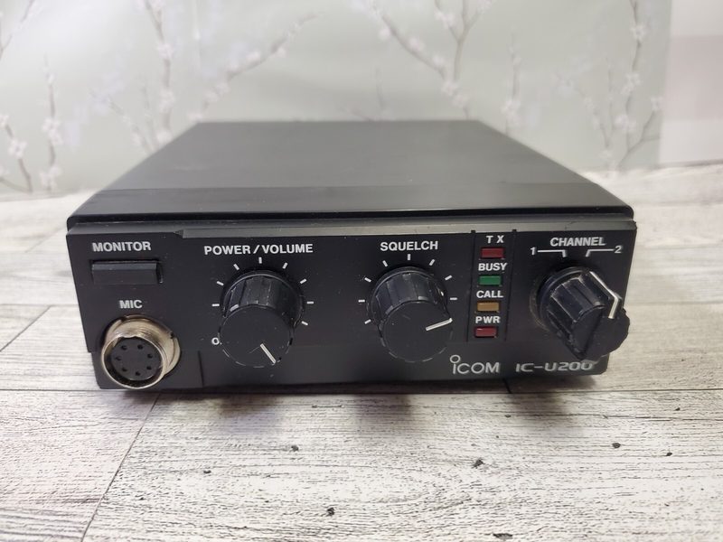 Радиостанция Icom IC-U200