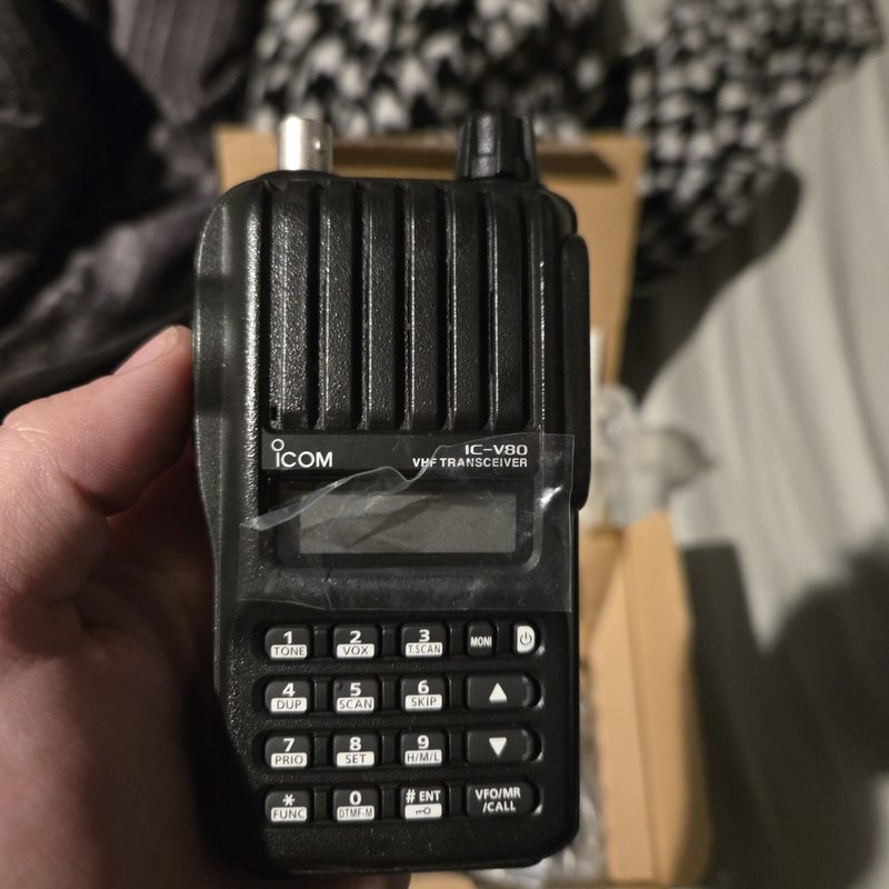 Радиостанция Icom IC-V80