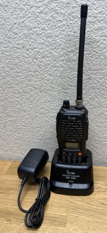Радиостанция Icom IC-V82