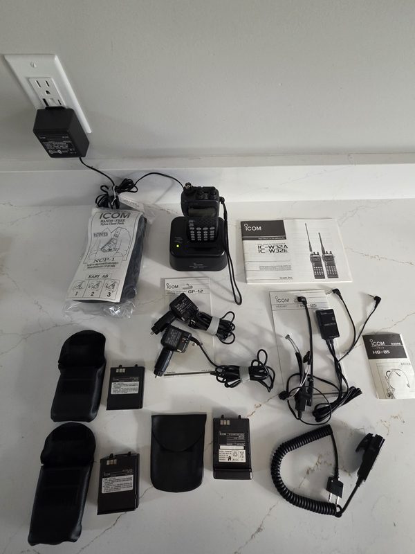 Радиостанция Icom IC-W32A