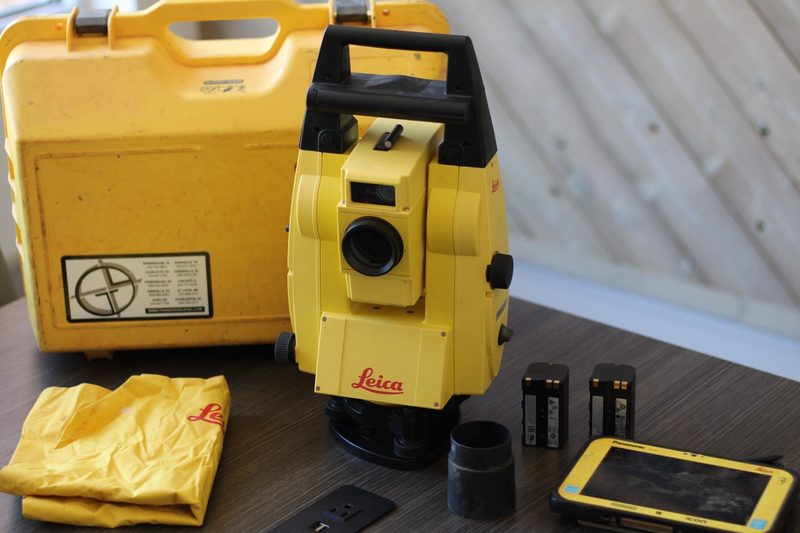 Тахеометр Leica ICR55
