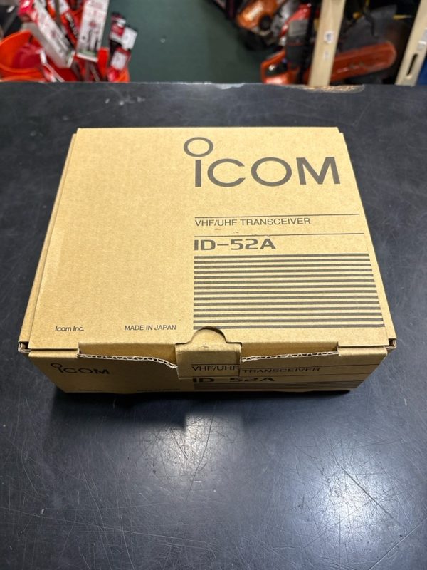 Радиостанция Icom ID-52A