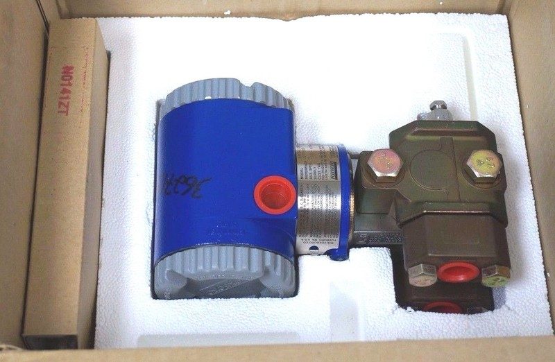 Датчик давления IDP10-D12B21F-M1