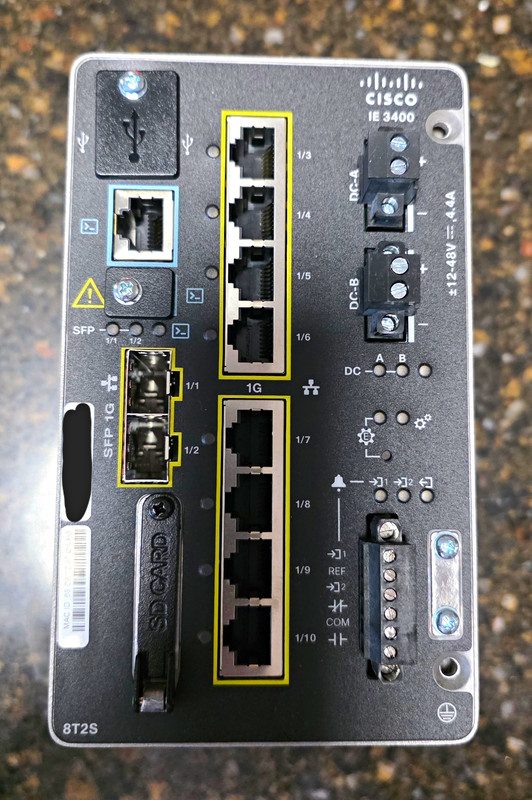 Коммутатор Cisco IE-3400-8T2S-E