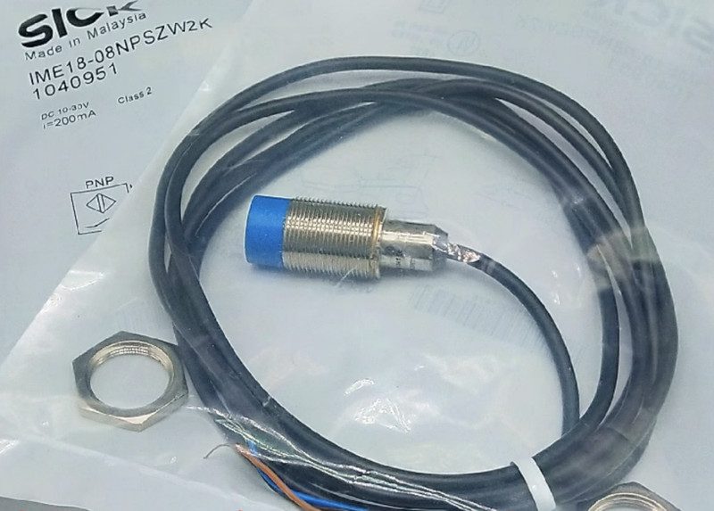 Датчик приближения SICK IME18-08NPSZW2K