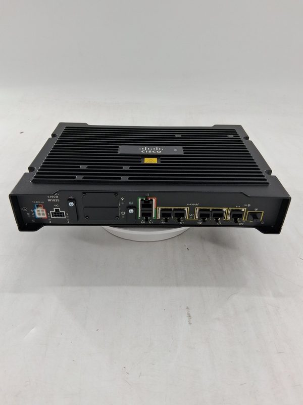 Маршрутизатор Cisco IR1835-K9
