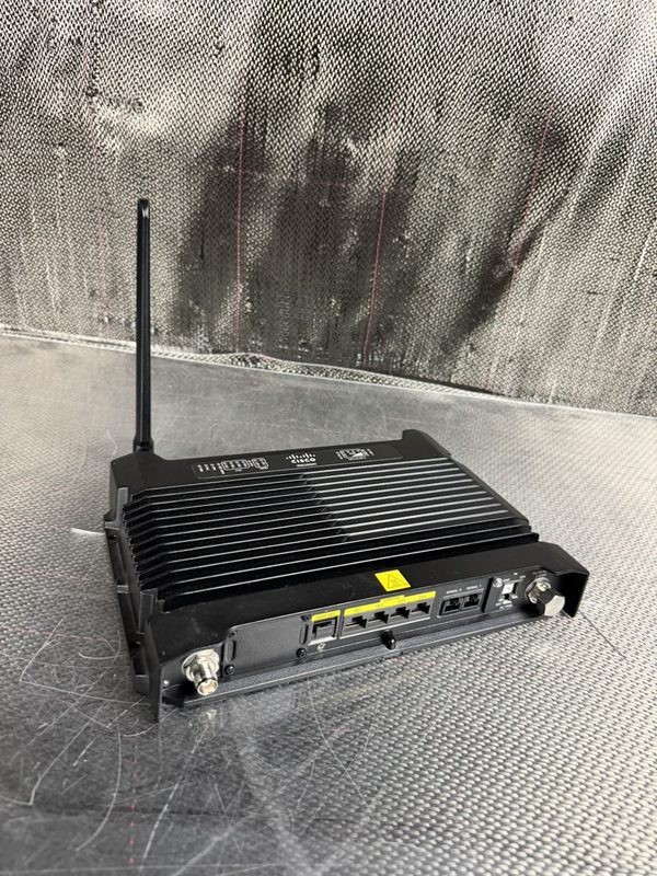 Маршрутизатор Cisco IR829-LTE
