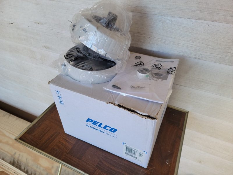 Камера Pelco IS51-CHV10S