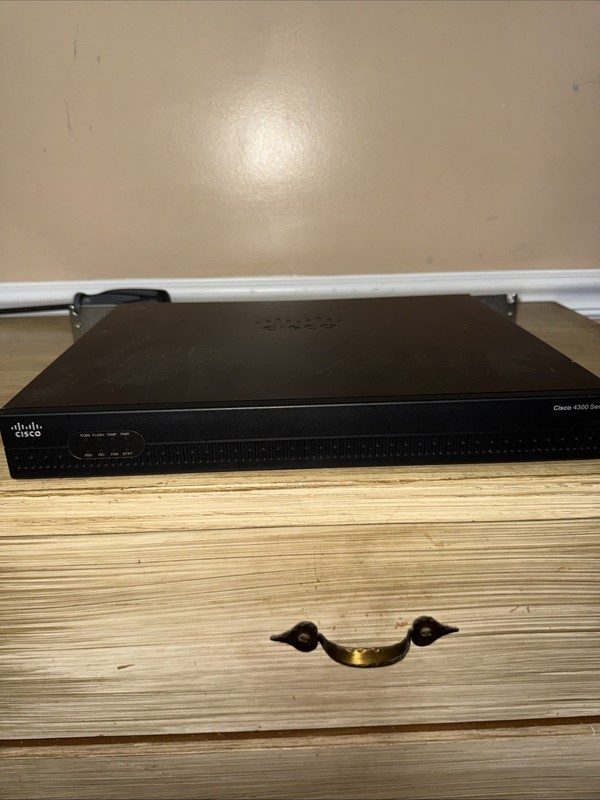 Маршрутизатор Cisco ISR4321