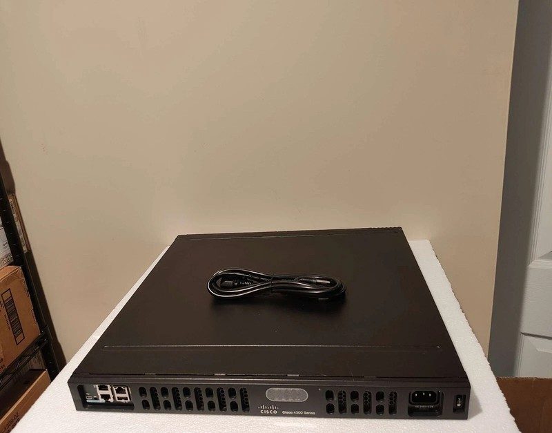 Маршрутизатор Cisco ISR4331-V/K9