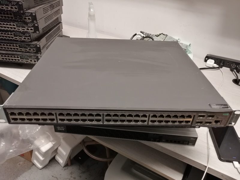 Коммутатор HPE JG928A