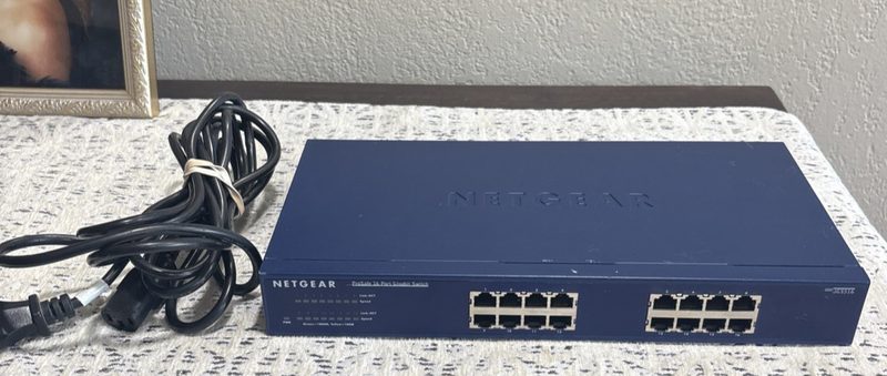 Коммутатор Netgear JGS516