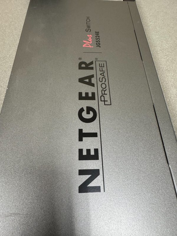 Коммутатор Netgear JGS524E-100NAS