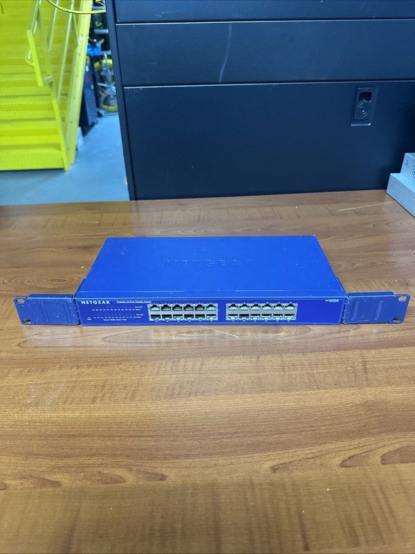 Коммутатор Netgear JGS524F