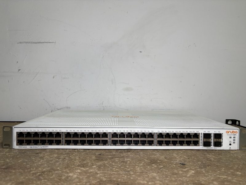Коммутатор Aruba JL685-60001