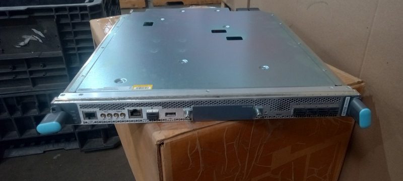 Коммутатор Juniper JNP10K-RE0