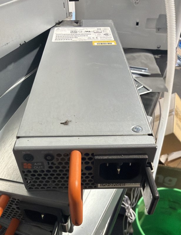 Коммутатор Juniper JPSU-1100-AC-AFO