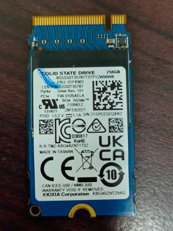 SSD-накопитель Lenovo KBG40ZNT256G