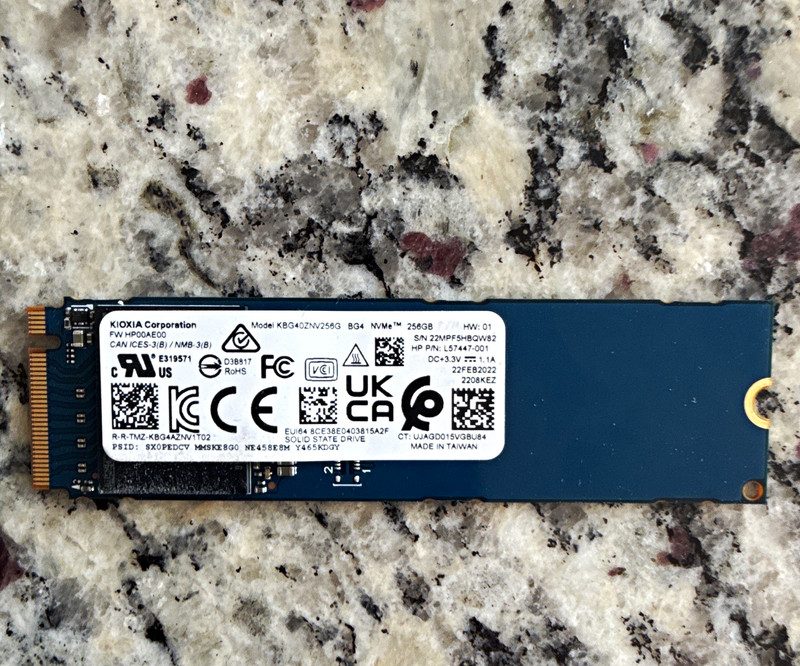 SSD-накопитель KBG40ZNV256G