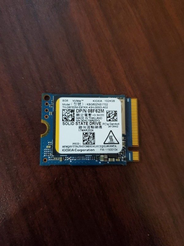 SSD-накопитель Dell KBG60ZNS1T02