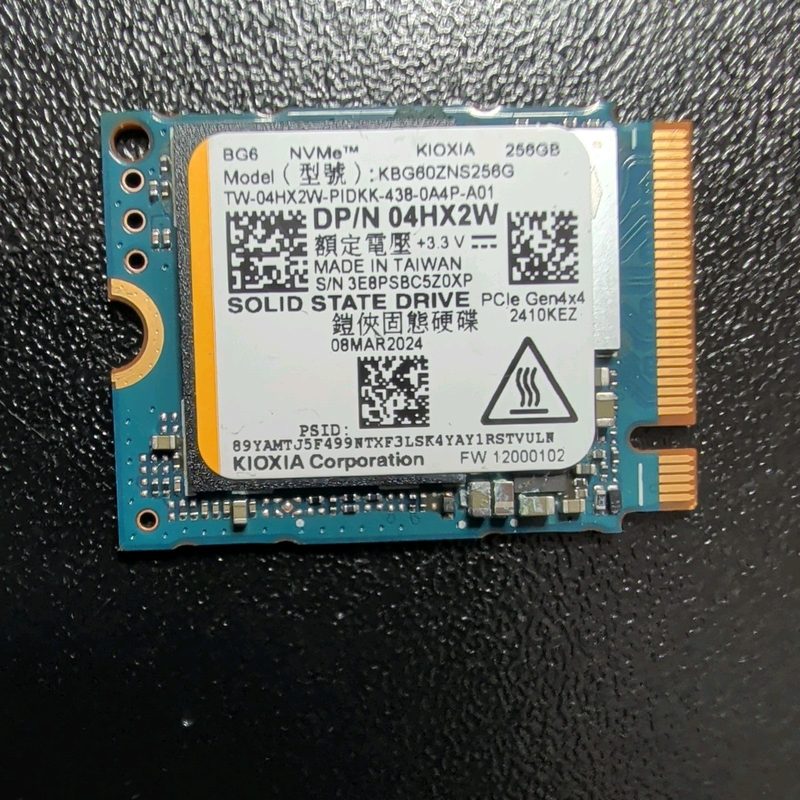 SSD-накопитель Dell KBG60ZNS256G