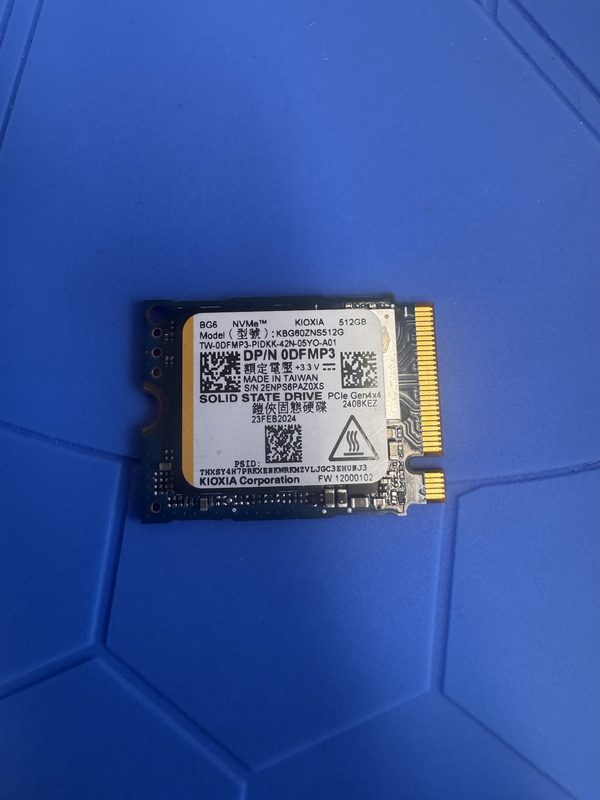 SSD-накопитель Dell KBG60ZNS512G