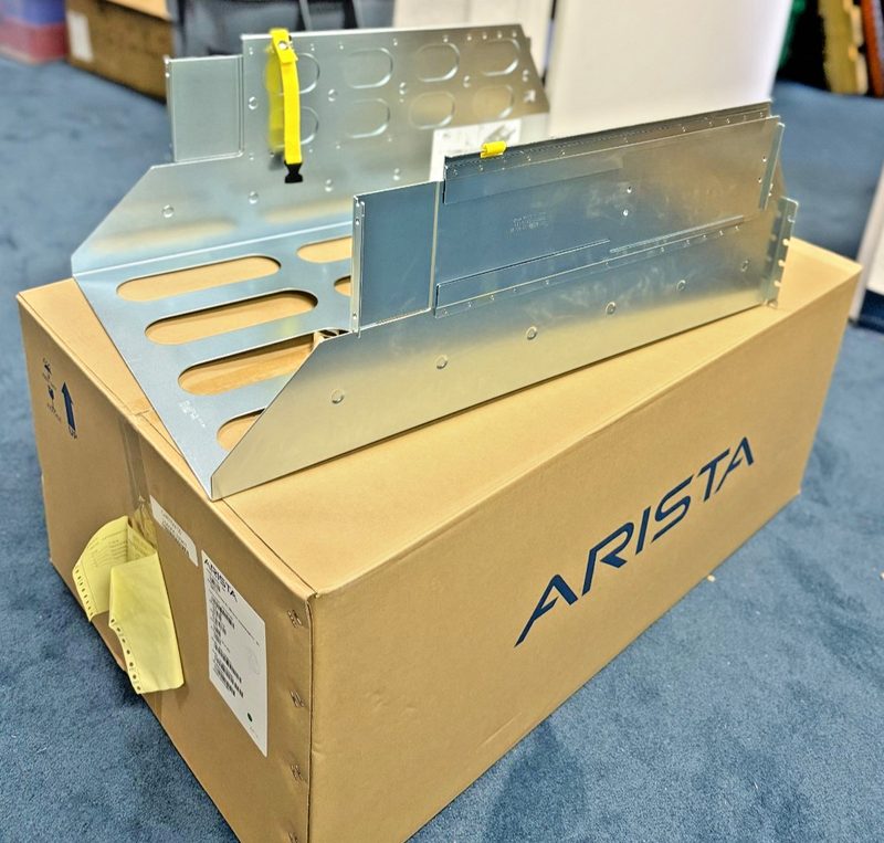 Коммутатор Arista KIT-7800-RK