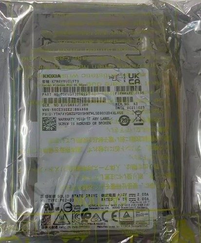 SSD-накопитель KPM6VRUG15T3
