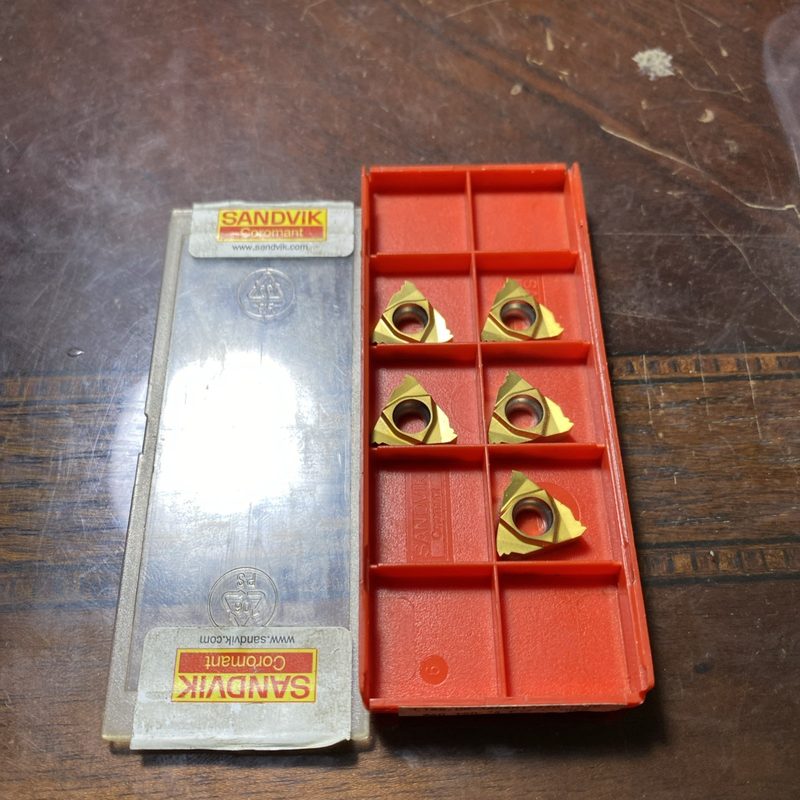 Режущий инструмент Sandvik L166.0G-16UN01-240