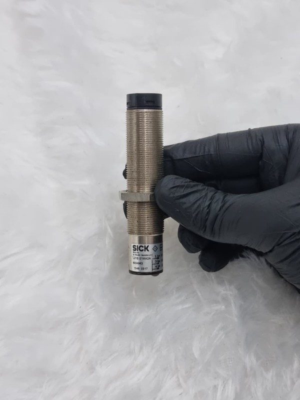 Фотоэлектрический датчик SICK L21E-21MA2A