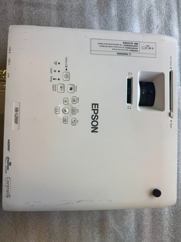 Проектор Epson L250F