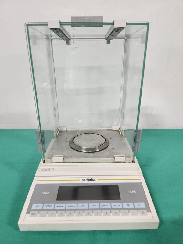 Лабораторные весы LA230S