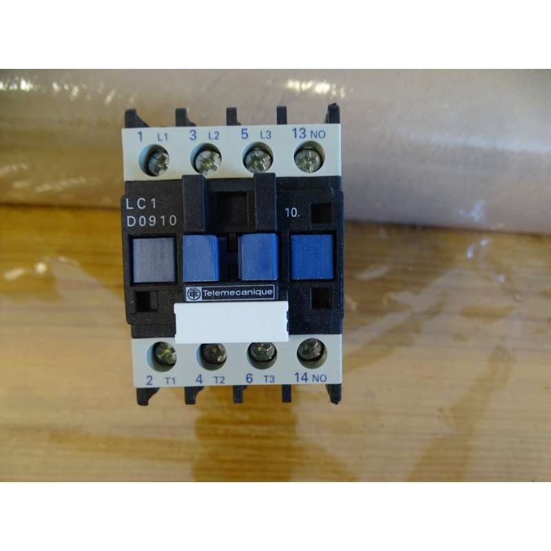 Контактор Schneider LC1D0910B7