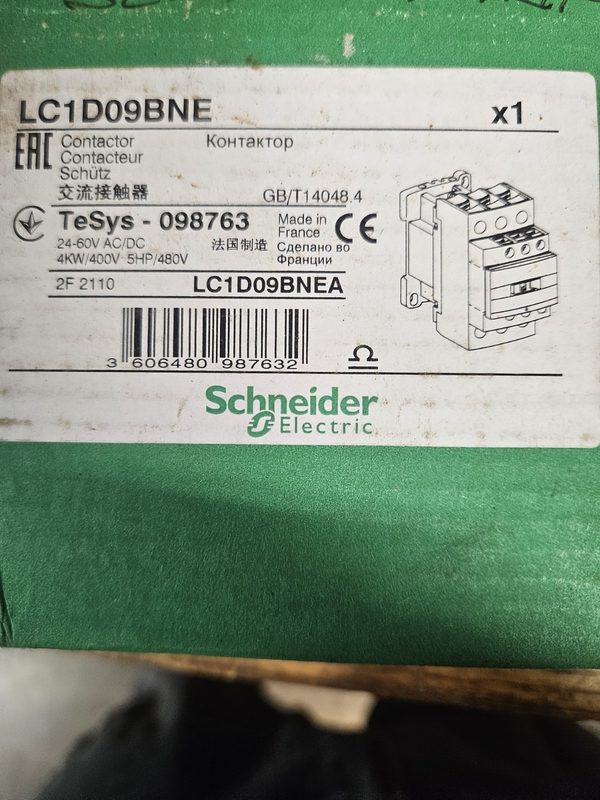 Контактор Schneider LC1D09BNE