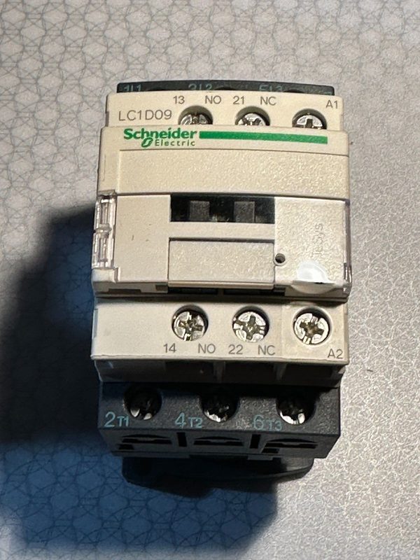 Контактор Schneider LC1D09LE7