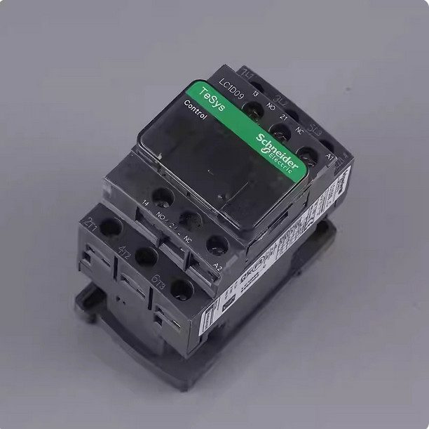 Контактор Schneider LC1D09M7C