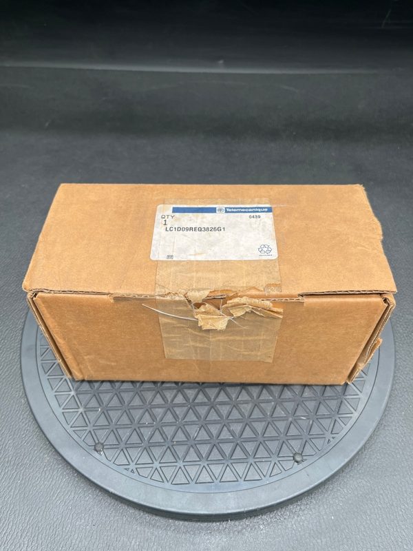 Контактор Schneider LC1D09REQ3826G1