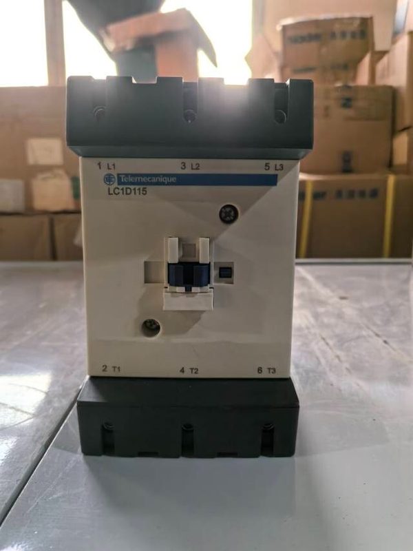 Контактор Schneider LC1D11500M5C