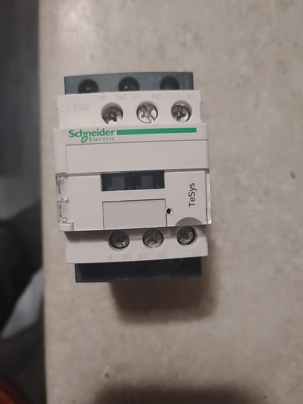 Контактор Schneider LC1D12B7