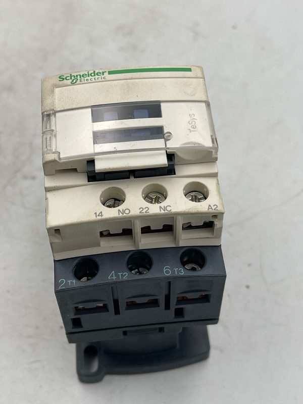 Контактор Schneider LC1D12U7