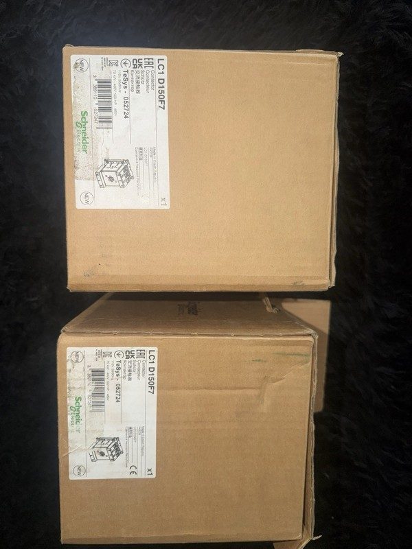 Контактор Schneider LC1D150F7