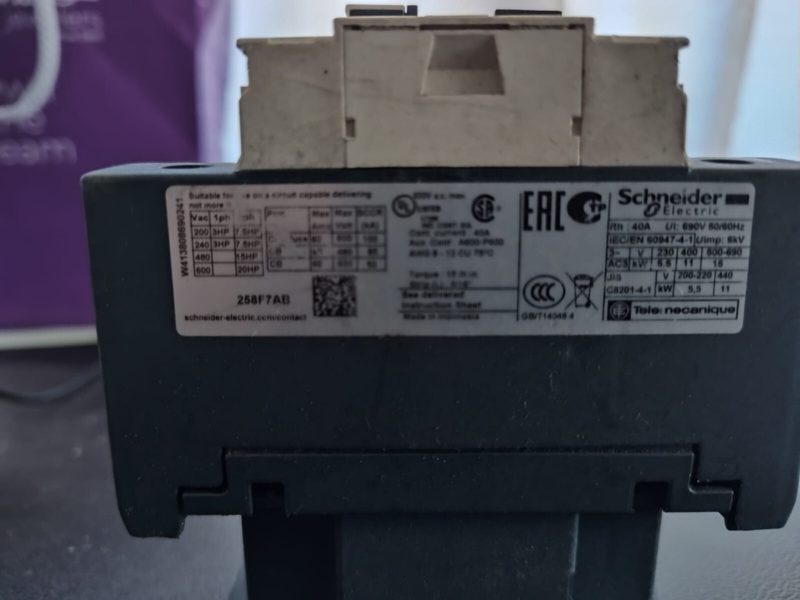 Контактор Schneider LC1D258